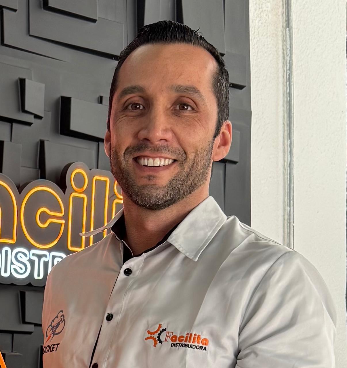 Anderson Cruz — Facilita Distribuidora